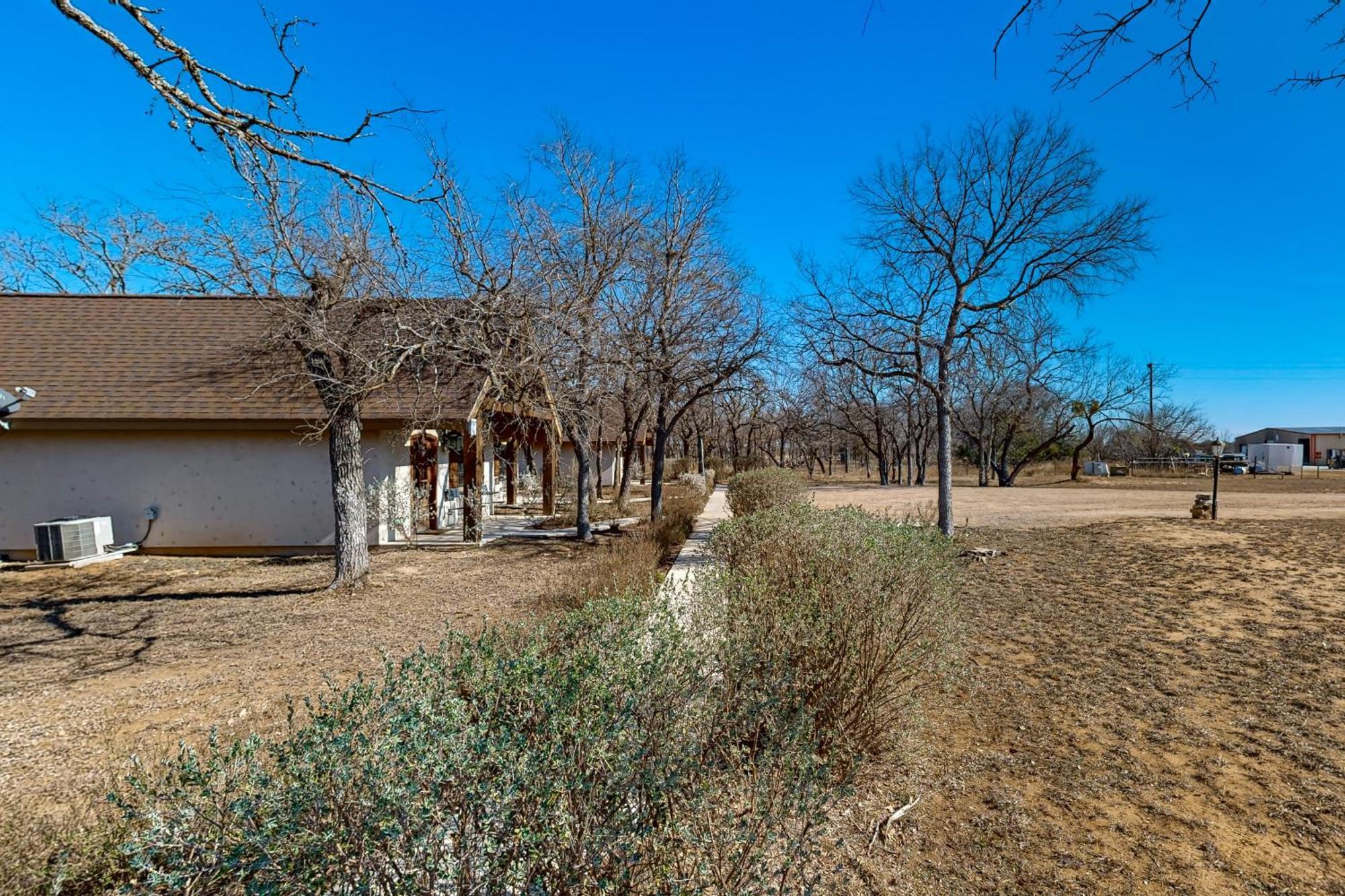 Messina Hof Hill Country Villa Blumenthal Стая снимка