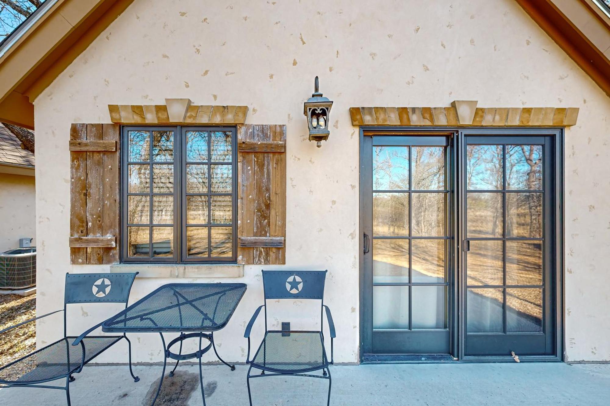 Messina Hof Hill Country Villa Blumenthal Стая снимка