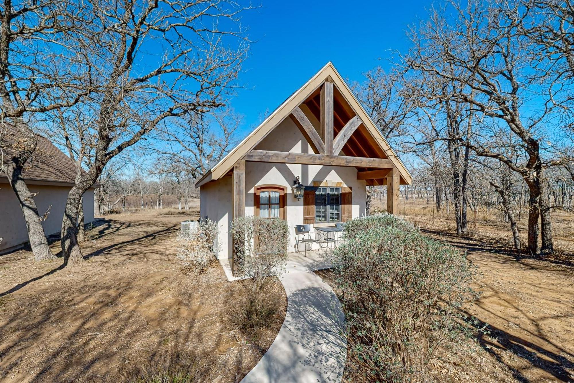 Messina Hof Hill Country Villa Blumenthal Стая снимка